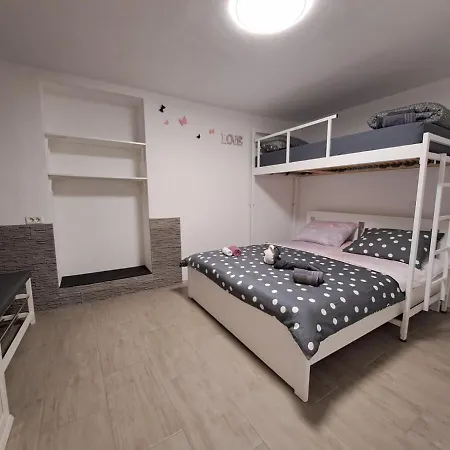 Freedom House Apartmán *