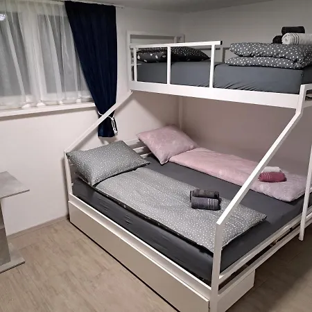 Freedom House Apartmán *