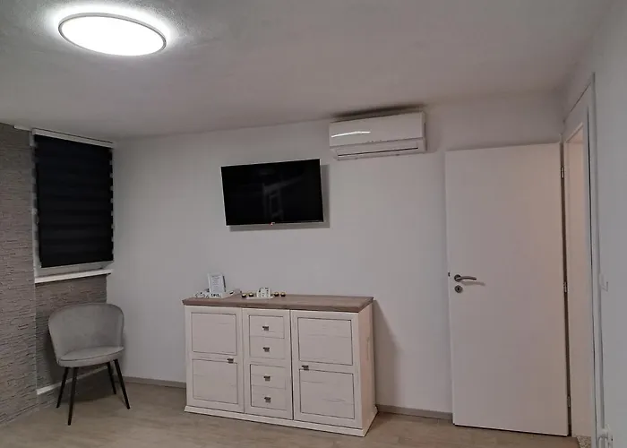 Freedom House ピラン