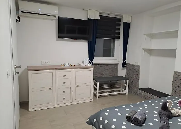 Apartment Freedom House *